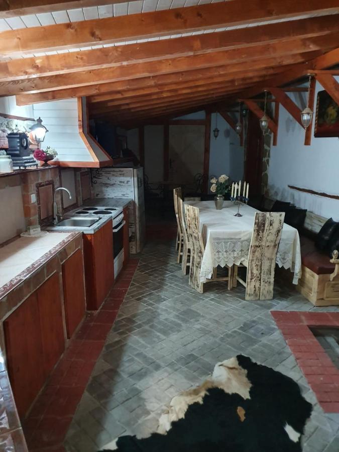 Kashtata S Paraklisa Borovo  Luaran gambar